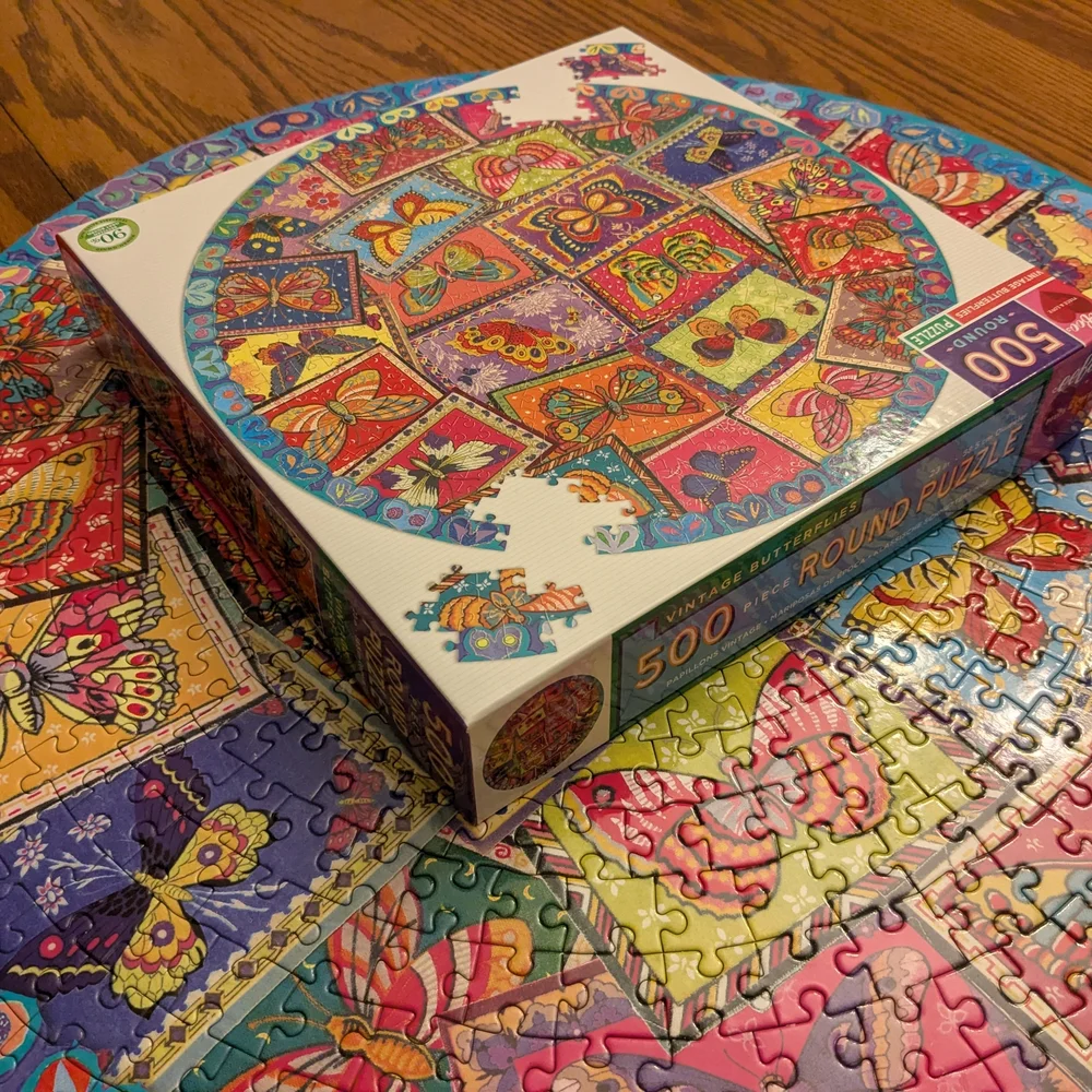 eeBoo 500-Piece Round Vintage Butterflies Puzzle - Colorful Multi - Picture 5 of 7